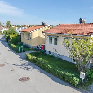 Tallkrogen Romantic House - Upper Or Lower Apartment Stockholm